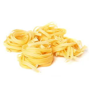 pasta fettuccine fettuccine al cilantro con milanesa a las finas hierbas maxicarne