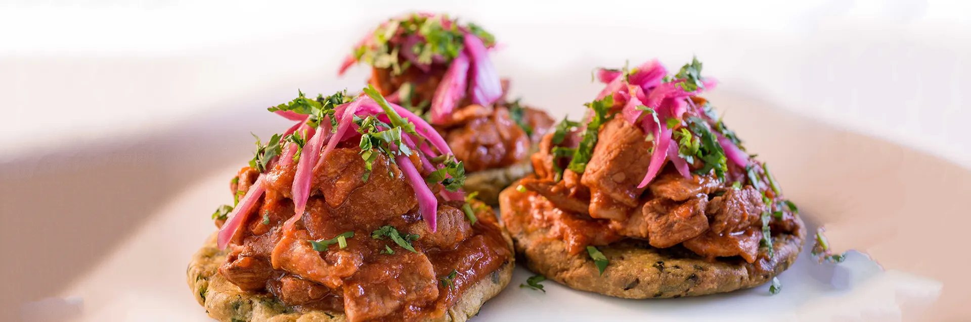 Chayitas con milanesa a las finas hierbas, descubre los  sabores mayas