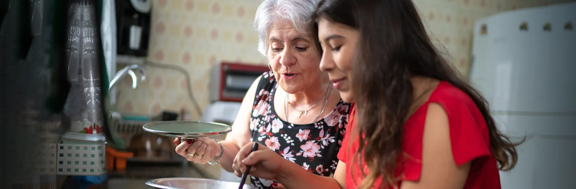 Secretos de la abuela ¿por qué nos gusta tanto su comida?